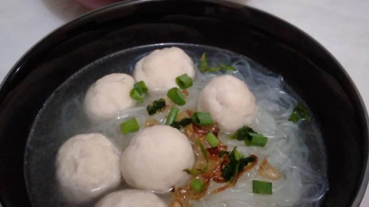 Bakso Krikil Mie Ayam Pak Edy: Rahasia Rasa yang Bikin Cilacap Bergetar